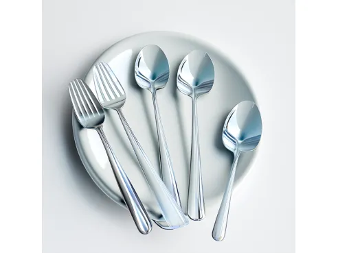 The Evolution of Plastic Tableware: Transforming Dining Experiences
