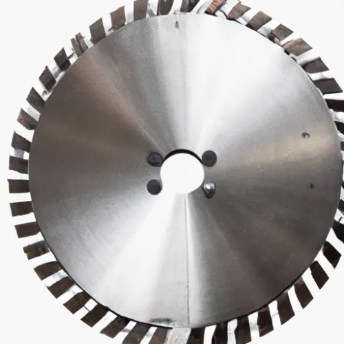 This picture features a high-quality diamond blade, ideal for cutting through hard materials like concrete and asphalt with precision and efficiency. The diamond segments ensure durability and long-lasting performance on the toughest jobsites. 