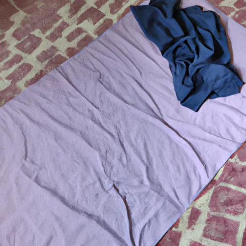 Picture 1: This innovative plastic bag bedding is breathable, lightweight, and water-resistant. The perfect solution for staying warm and dry while camping or hiking. 