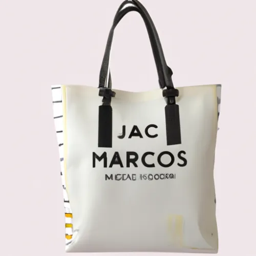 The luxurious leather construction of Marc Jacobs The Tote Bag makes it a timeless addition to your collection. Its iconic logo adds a touch of sophistication, while the roomy interior is perfect for carrying all your essentials.